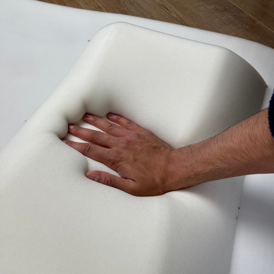 ودّع آلام الركبة مع سجادة صلاة طبية مصممة للدعم الكامل