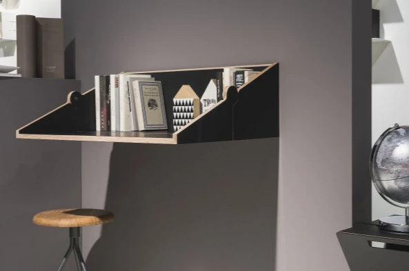 مكتب جداري قابل للطي بتصميم ذكي – يتحول إلى رف أنيق لتخزين الكتب