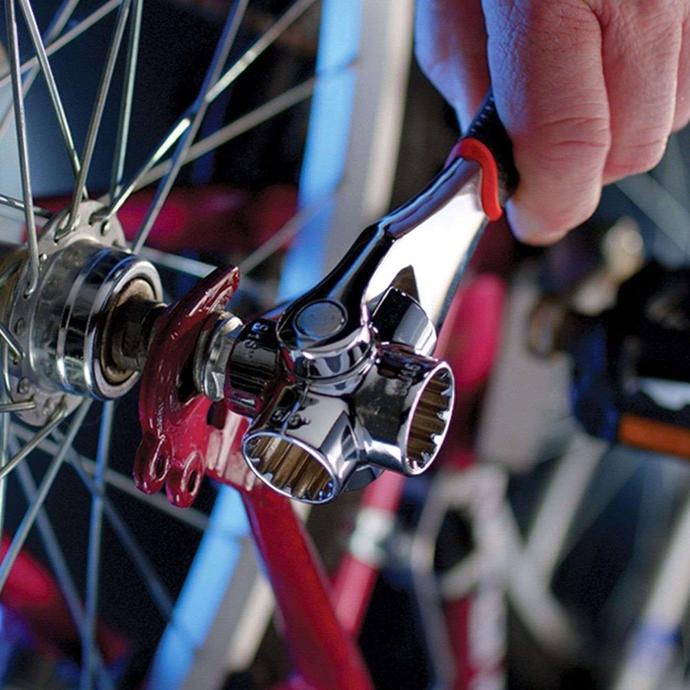 مفتاح متعدد الاستخدامات 8 في 1 – الحل المثالي للصيانة اليومية